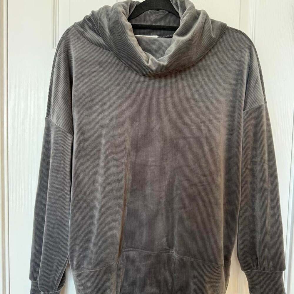 Cable & Gauge Women's Grey Sweatshirt